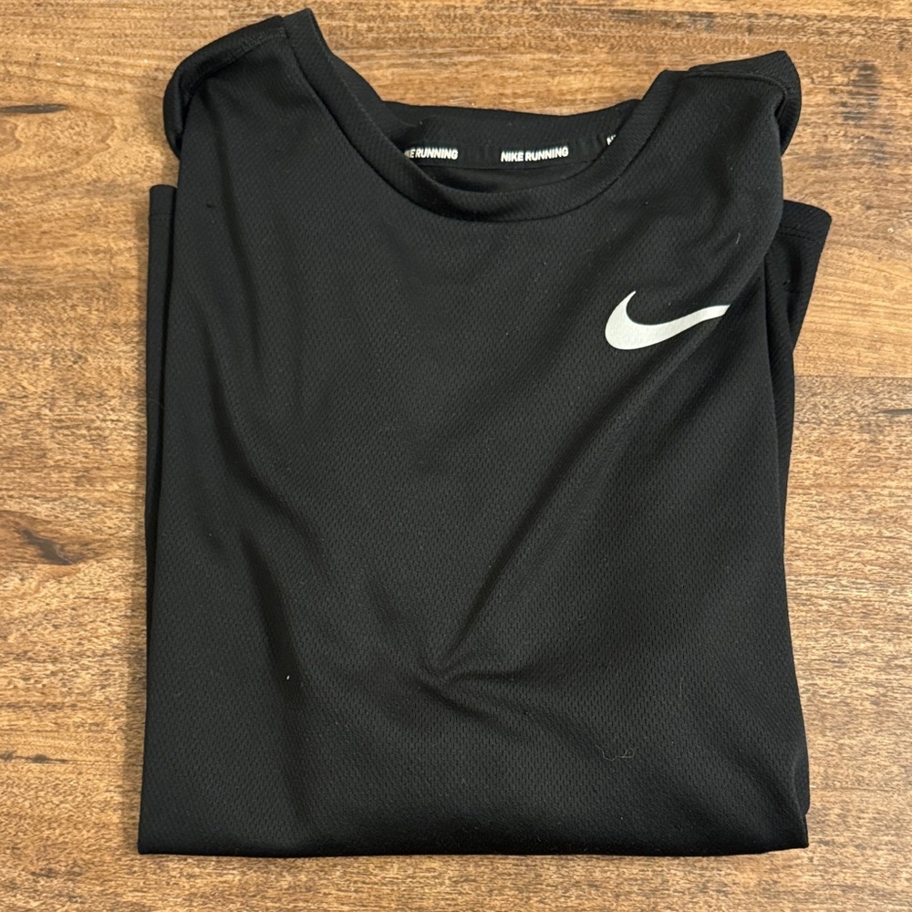 Nike Men’s Black Long Sleeve Tee